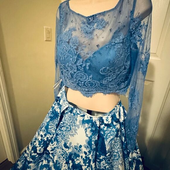 Sherri Hill Blue and White Bishop Sleeve Prom Dress - Picture 3 of 15